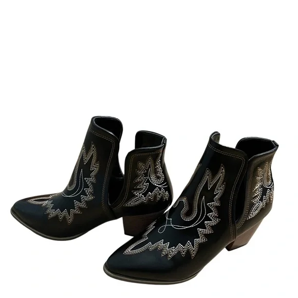 Women’s Black and Gold Western Booties - Picture 4 of 7